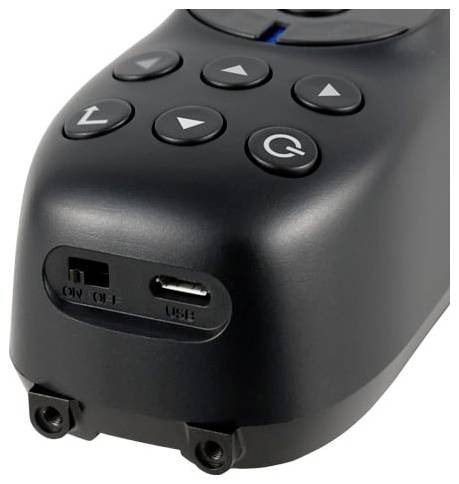 Detailní snímek černého přenosného ovládacího zařízení s tlačítky se šipkami a funkčními tlačítky, plus USB port a vypínač na přední straně.