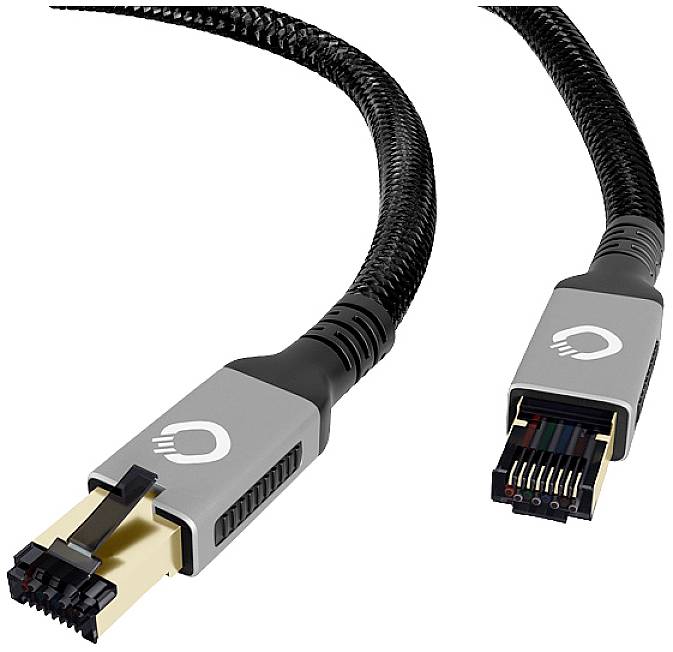 Síťový kabel s robustním designem konektoru, černým opláštěním, vhodný pro rychlý přenos a stabilní internetové připojení.