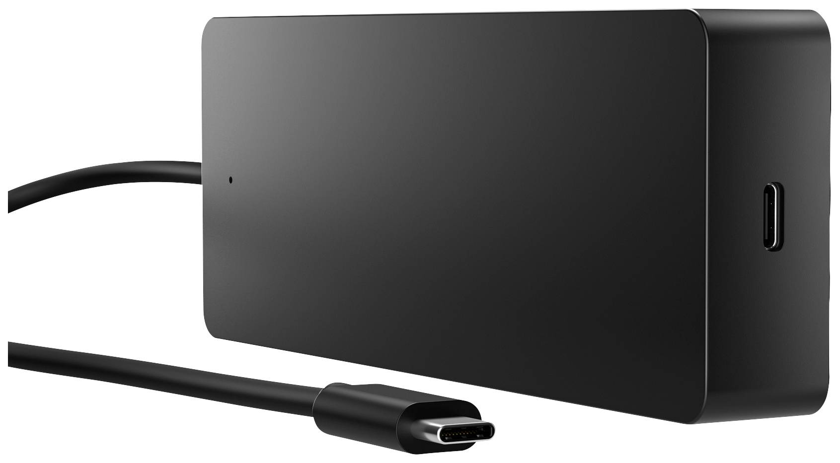 Černý napájecí adaptér s výstupem USB-C a připojeným kabelem, připravený k napájení elektronických zařízení.