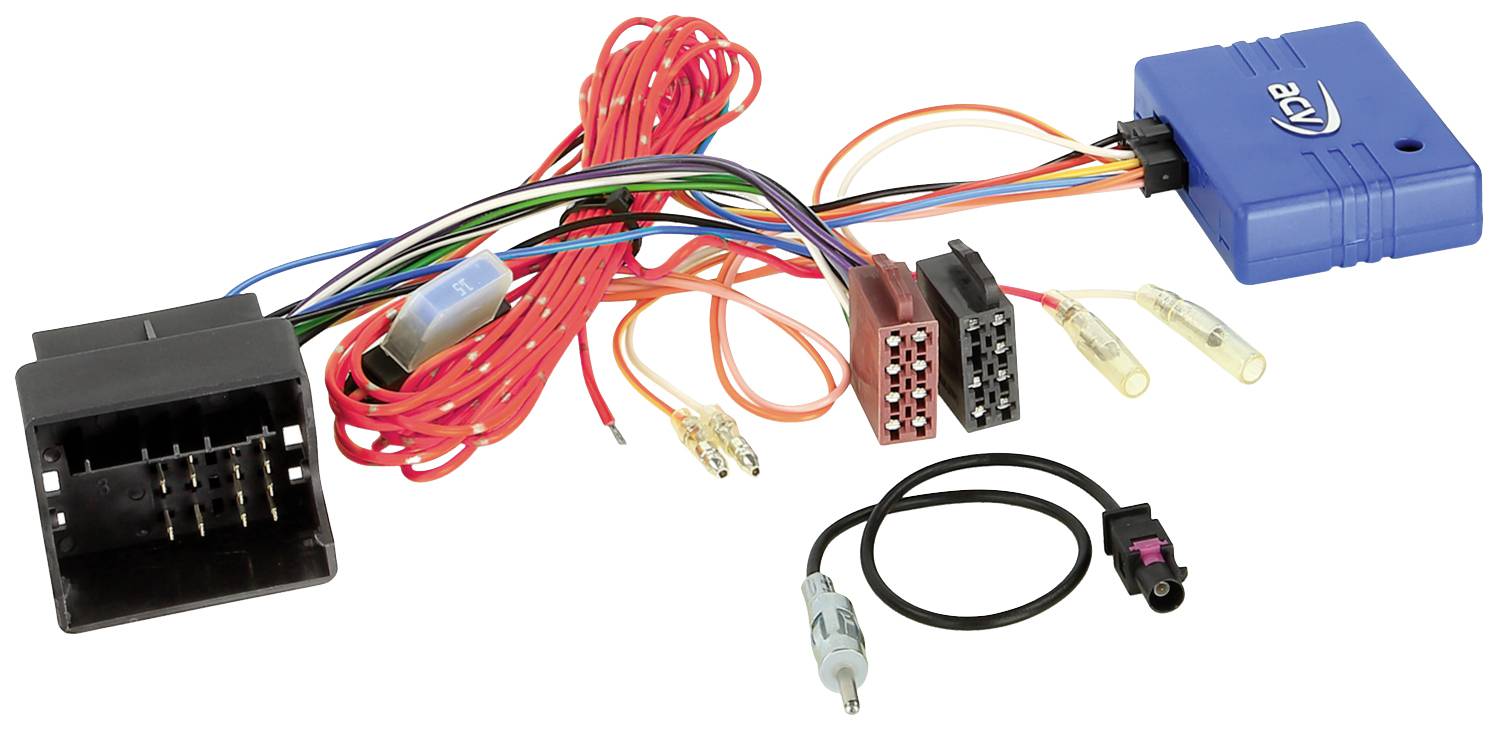 Kabelový set s různobarevnými kabely a konektory, vhodný pro připojení elektronických zařízení v automobilu.