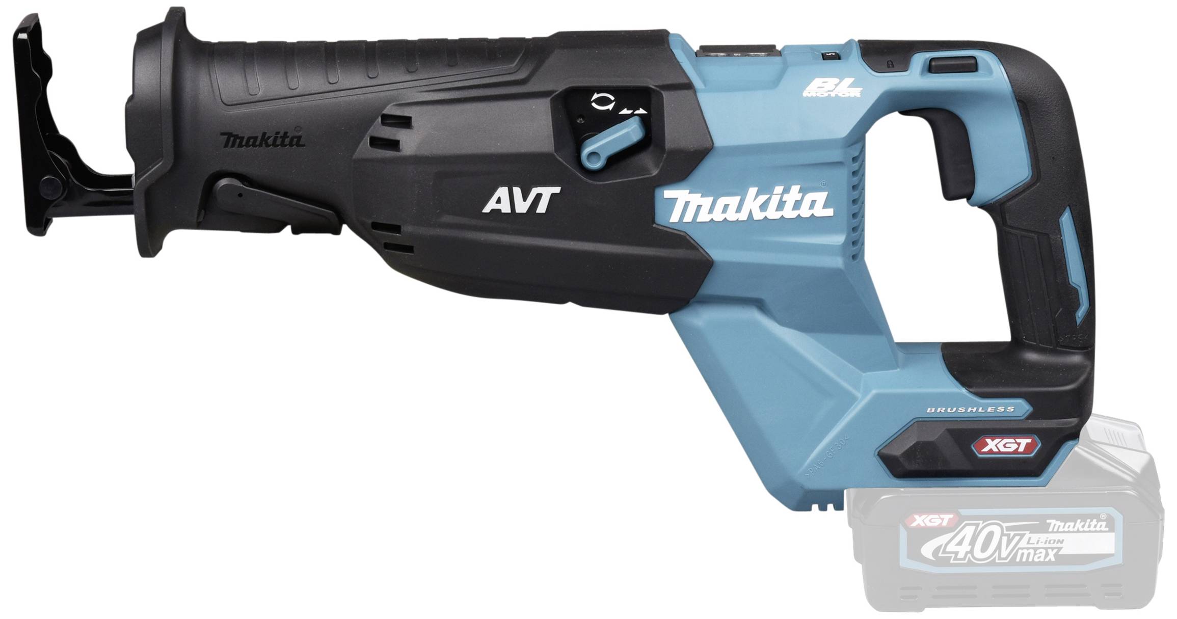 Elektrická pila 'Makita XGT 40V' s ergonomickou rukojetí a černou lištou. Vlevo dole je zobrazen akumulátor.
