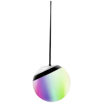 Kulatá závěsná lampa s barevným přechodem od červené, modré, zelené po fialovou. Je zavěšena na černém pásku.