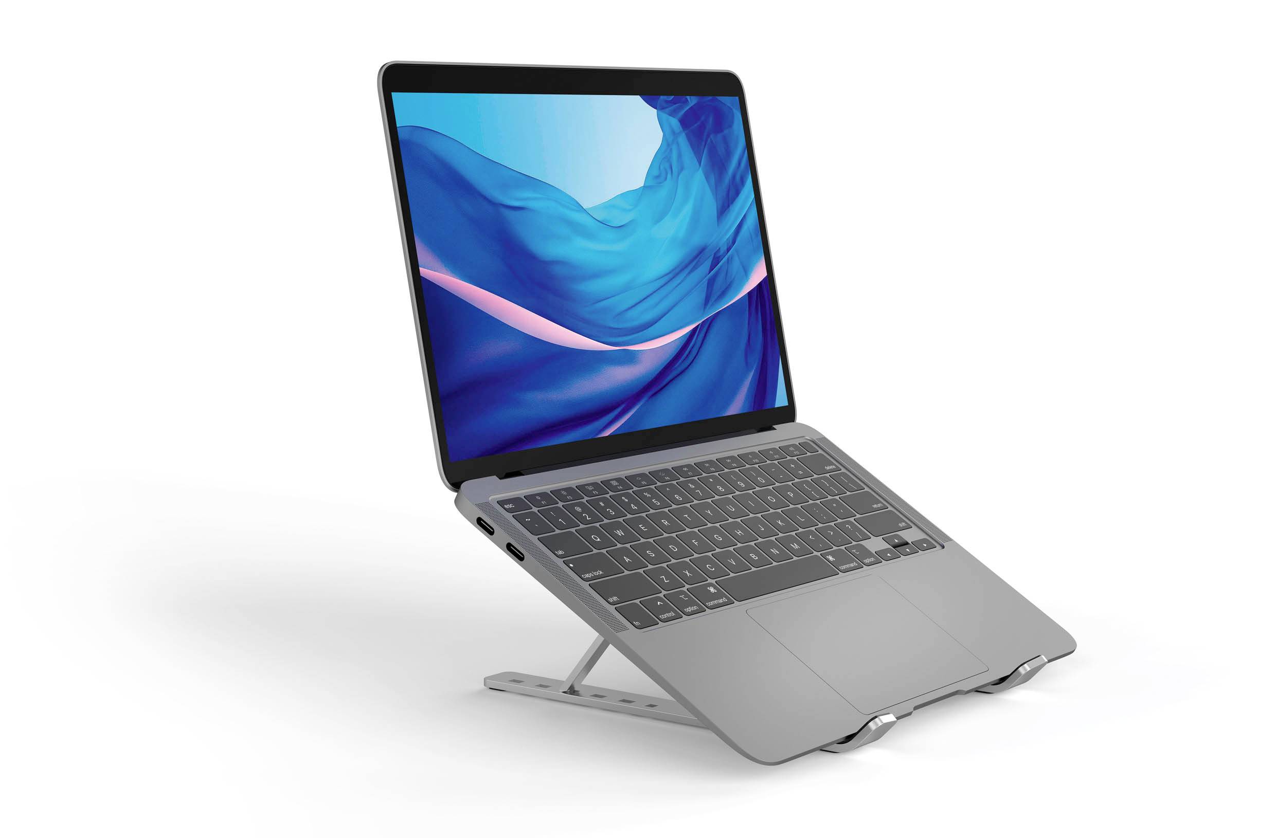 Notebook s černou obrazovkou stojí na nastavitelném stříbrném stojanu. Obrazovka zobrazuje abstraktní motiv v modré a růžové barvě.