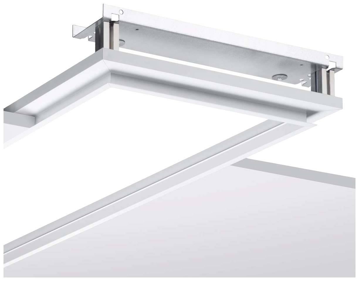 Bílé stropní LED svítidlo čtvercového tvaru, vestavěné do zavěšeného podhledu.