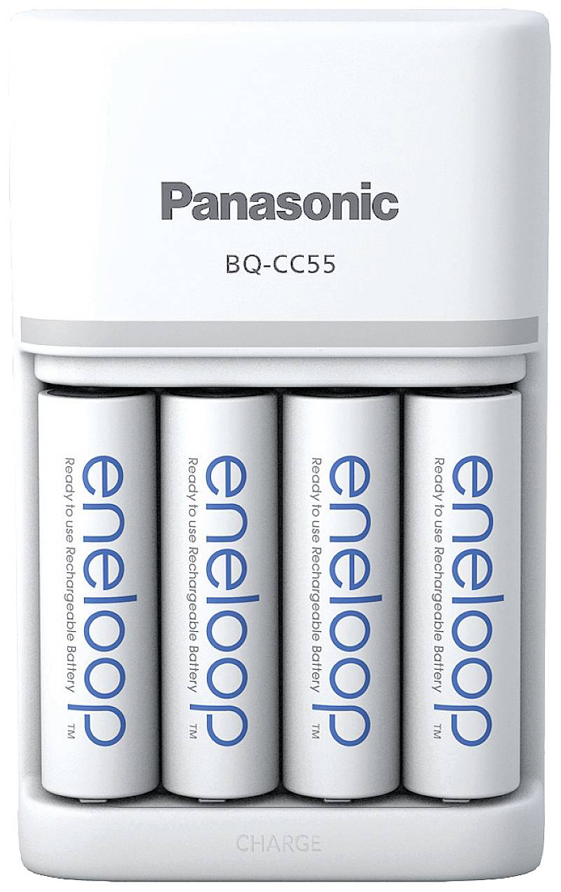 Nabíječka Panasonic BQ-CC55 se čtyřmi vloženými akumulátory eneloop AA.