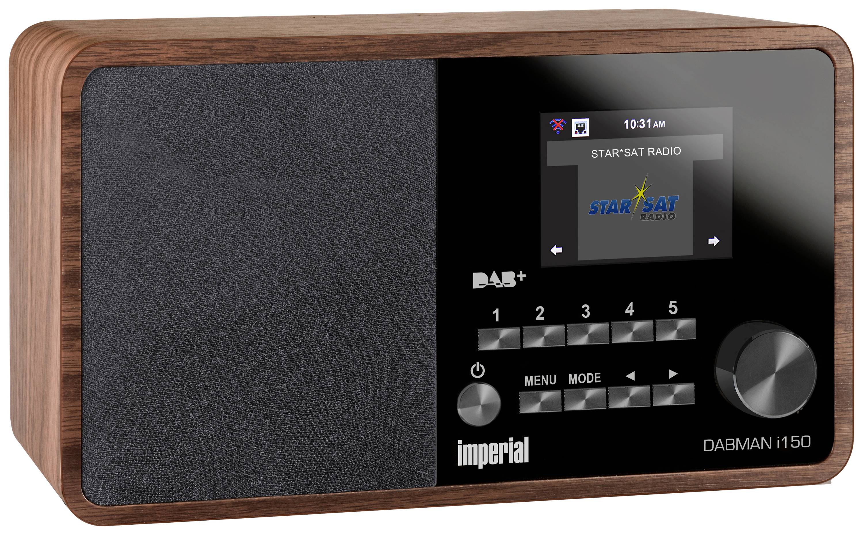 Digitální rádio s displejem zobrazuje 'STAR*SAT RADIO'. Reproduktory jsou umístěny na levé straně a ovládací tlačítka na straně pravé.