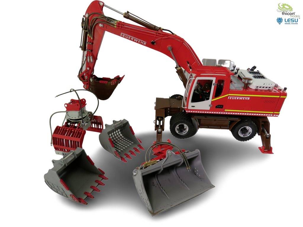 Červený bagr s několika vyměnitelnými lžícemi a drapáky, zobrazený na bílém pozadí.