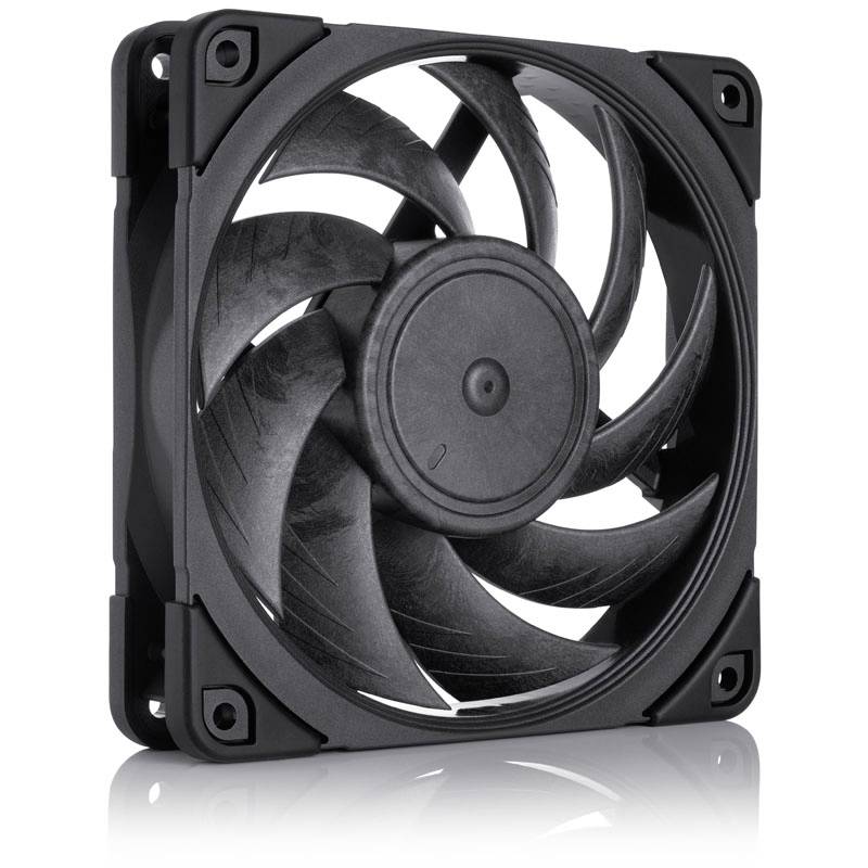 Černý PC ventilátor se čtvercovým rámečkem a sedmi lopatkami, vhodný pro chlazení elektronických zařízení uvnitř skříní.