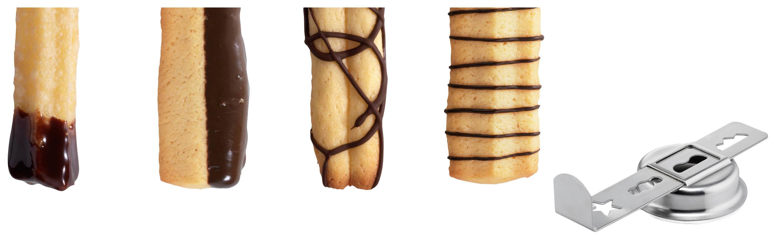 Čtyři sušenky s čokoládovou polevou vedle stříbrného kovového přístroje.