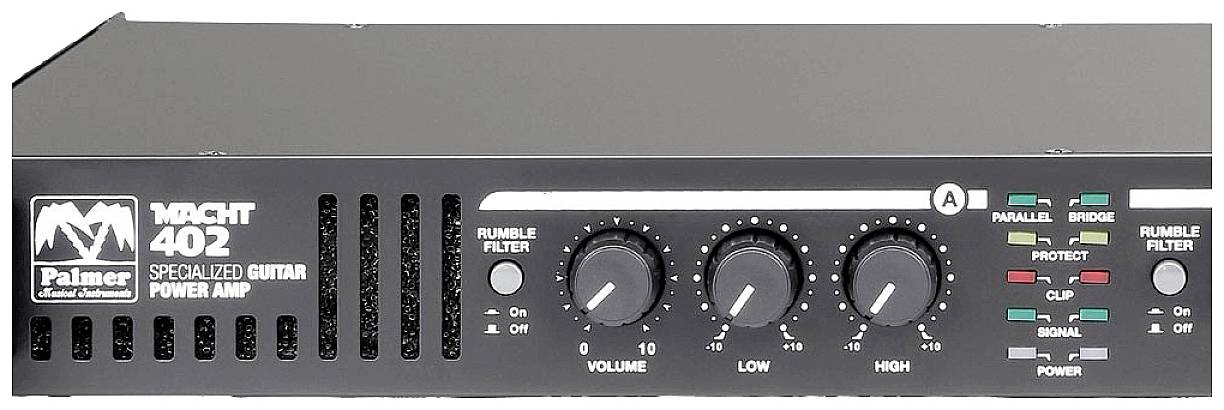 Na obrázku je zobrazen 'Palmer Macht 402 Specialized Guitar Power Amp' se třemi otočnými regulátory pro hlasitost, nízké a vysoké frekvence. Indikátory stavu jsou umístěny vpravo.