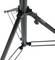 Černý stativ s nastavitelnými nohami a centrální tyčí, vhodný pro podporu zařízení nebo osvětlení.
