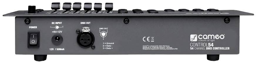 DMX kontrolér se 54 kanály, Cameo Control 54, zobrazuje pohled zezadu s přípojkami: síťový vypínač, stejnosměrný vstup, DMX vstup/výstup, CE označení.