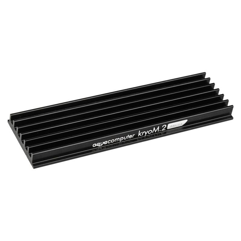 Černý chladič pro disky M.2 SSD od společnosti Aqua Computer s nápisem 'aqua computer kryoM.2 micro'.