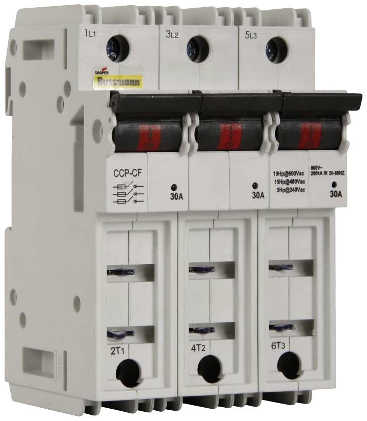 Třípólový jistič pro elektrické systémy s proudovou hodnotou 30 ampérů v jednotlivých pólech.
