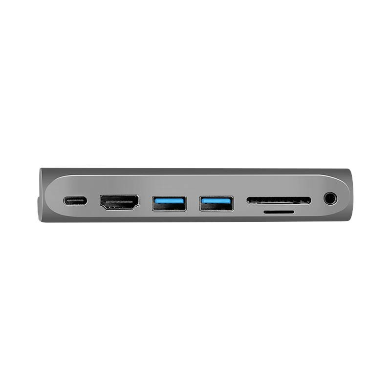 Dokovací stanice s porty: USB-C, HDMI, dva USB-A, čtečka SD karet, čtečka microSD karet a 3,5mm audioport.