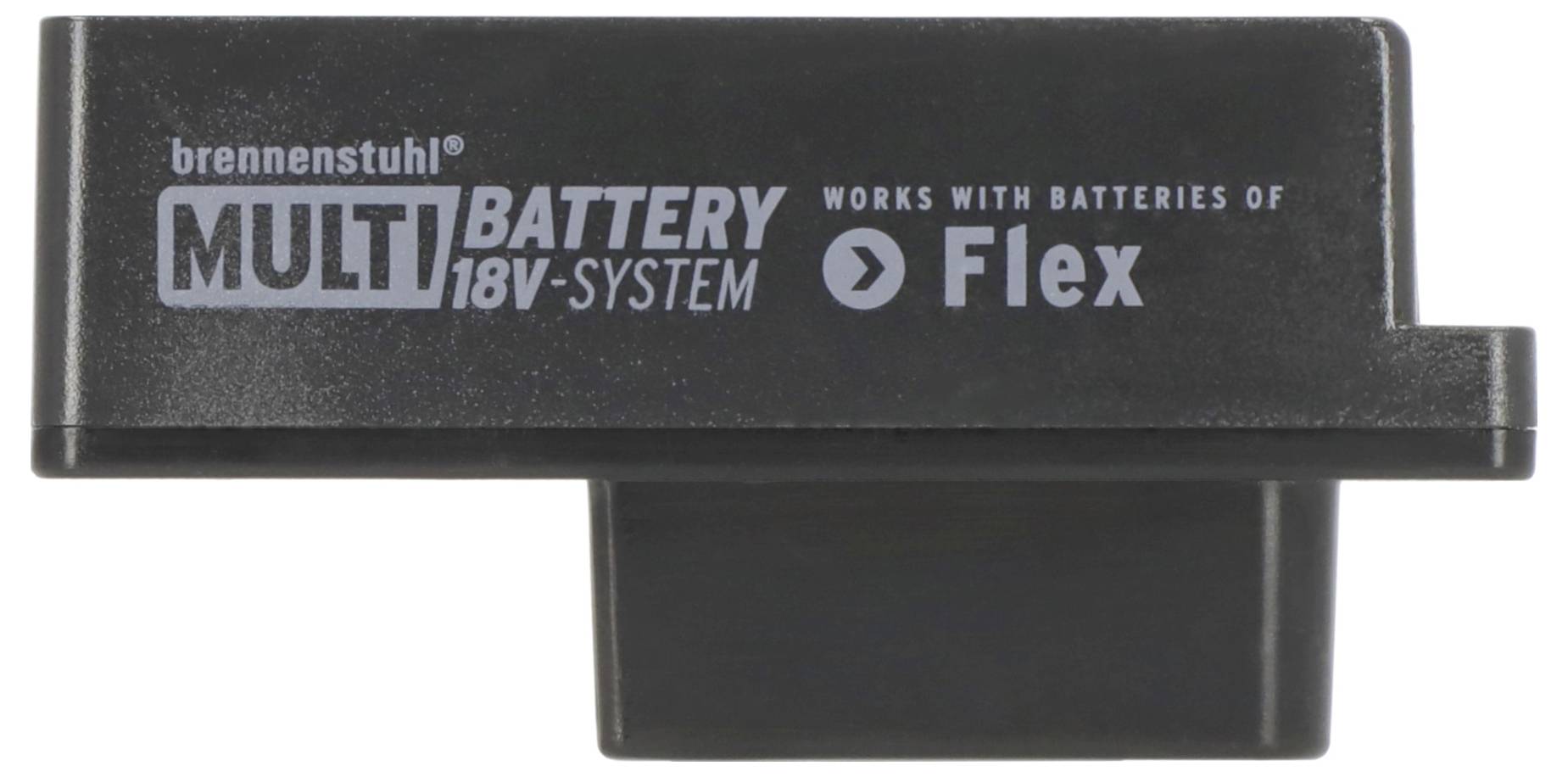 Černý adaptér baterie Brennenstuhl Multi Battery 18V System označený "funguje s bateriemi Flex".