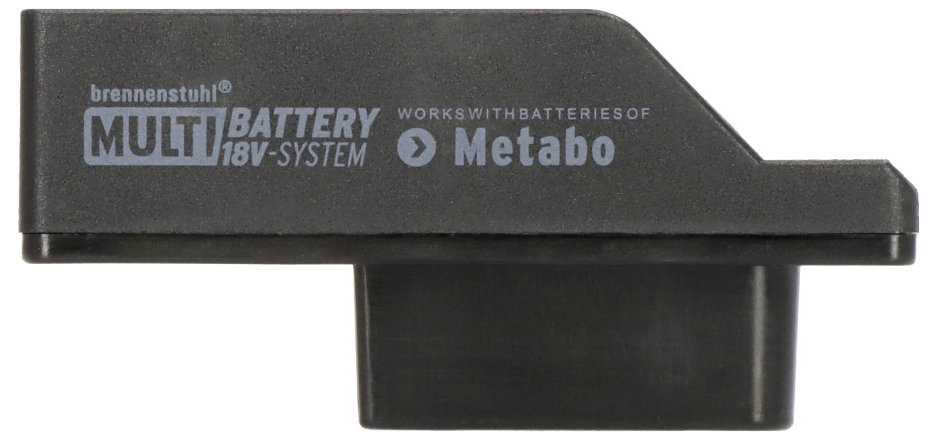 Černý adaptér Brennenstuhl 'Multi Battery 18V System' označený 'Funguje s bateriemi Metabo'.