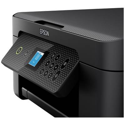 Černá tiskárna s ovládacím panelem po straně a displejem. Na displeji je zobrazena inkoustová kazeta. Značka: Epson.