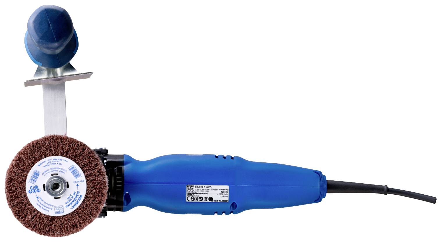 Modrá úhlová bruska s nasazeným leštícím nástavcem, připravená na opracování kovu. Gumová rukojeť a elektrický kabel jsou viditelné.