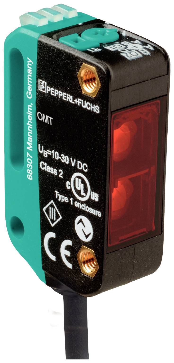 Obdélníkový elektronický senzor od Pepperl+Fuchs s černým a zeleným pouzdrem a červeným senzorovým okénkem.