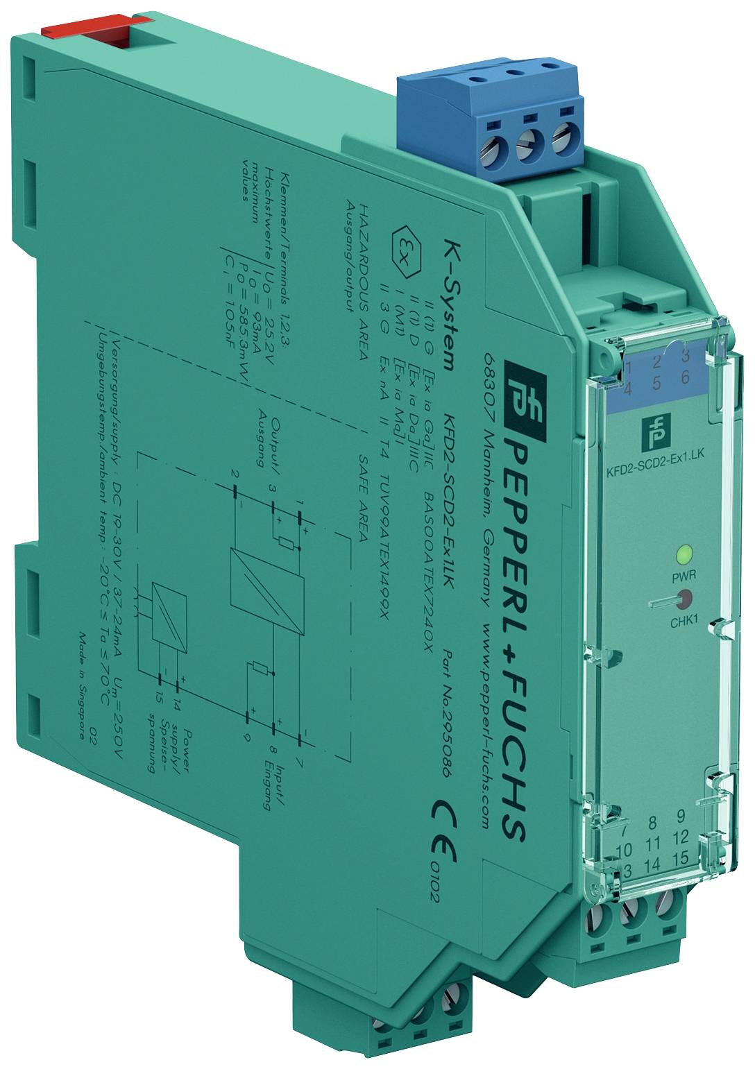 Zelený elektronický modul s popisky a konektory. Slouží k řízení nebo monitorování v průmyslovém systému.