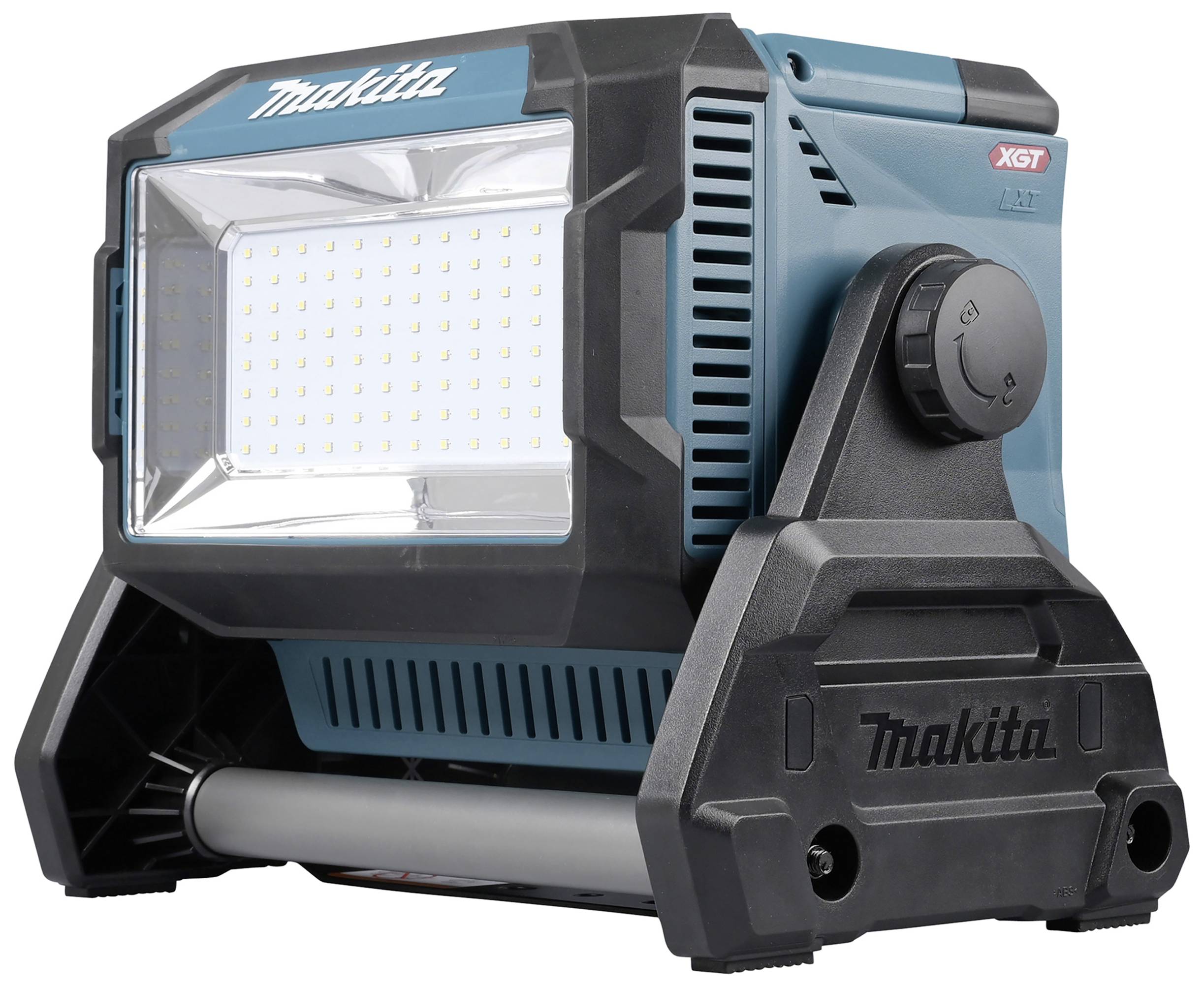 Přenosná LED pracovní svítilna značky Makita, model XGT. Modro-černé tělo, velká osvětlovací plocha, vhodná pro osvětlení staveniště.