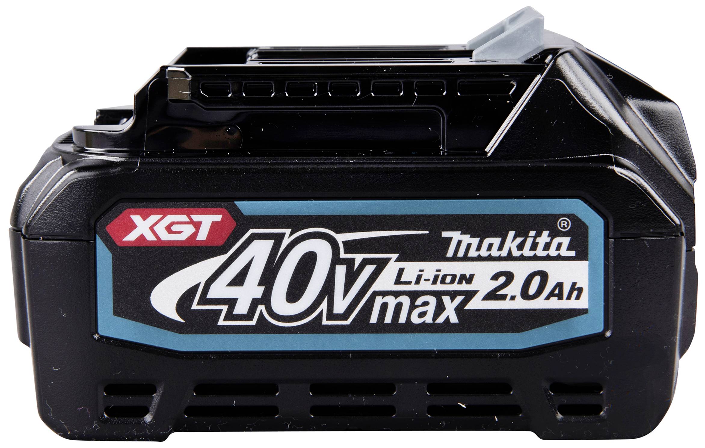 Akumulátor 'Makita XGT 40V max 2.0Ah Li-Ion'. Černý kryt, modý štítek s bílým písmem. Používá se pro elektrické nářadí.