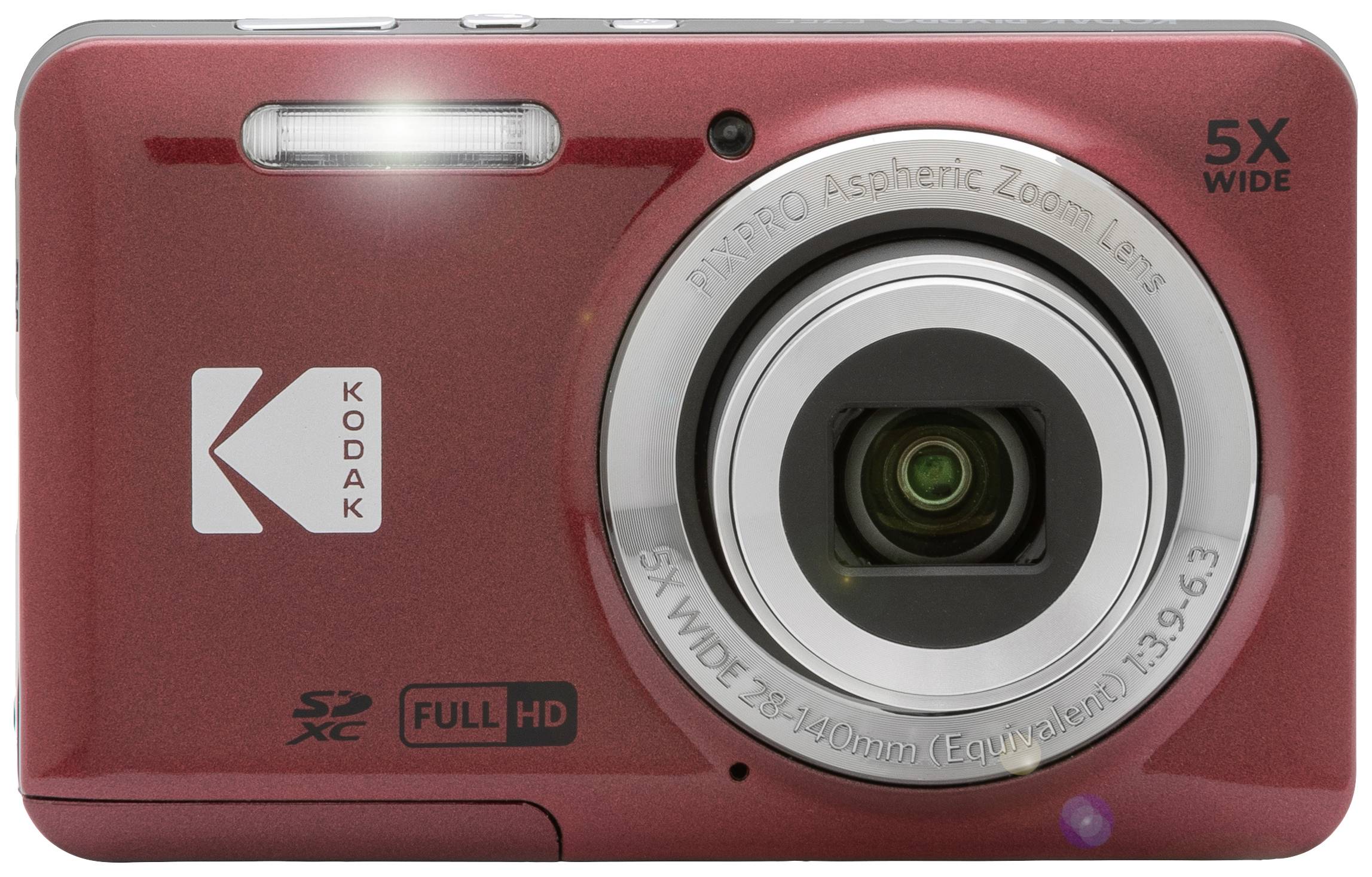Červený kompaktní fotoaparát se zoomovým objektivem, bleskem a logem 'Kodak'. Obsahuje funkce jako 5x širokoúhlý záběr a Full HD.