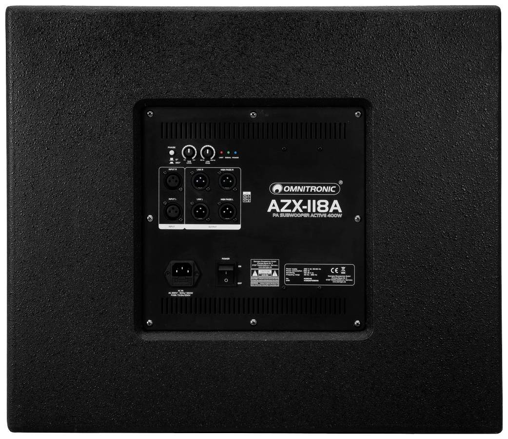 Zadní pohled černého aktivního subwooferu s přípojkami a ovládacími prvky. Označení: 'OMNITRONIC AZX-118A'.
