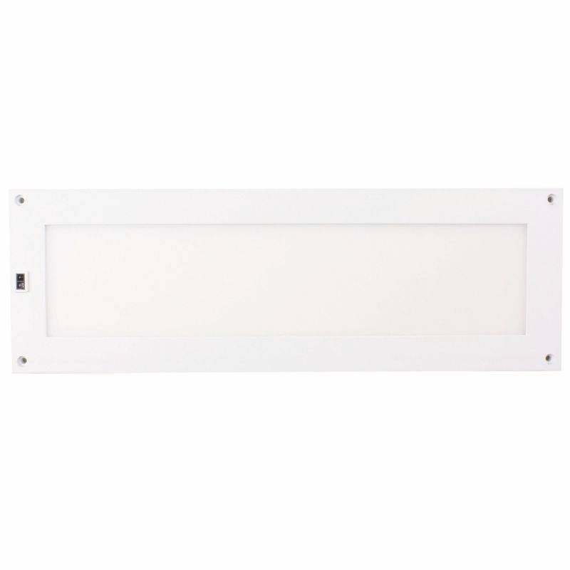 Bílá obdélníková lampa se čtyřmi šrouby v rozích. Jedna tlačítka na levé straně.