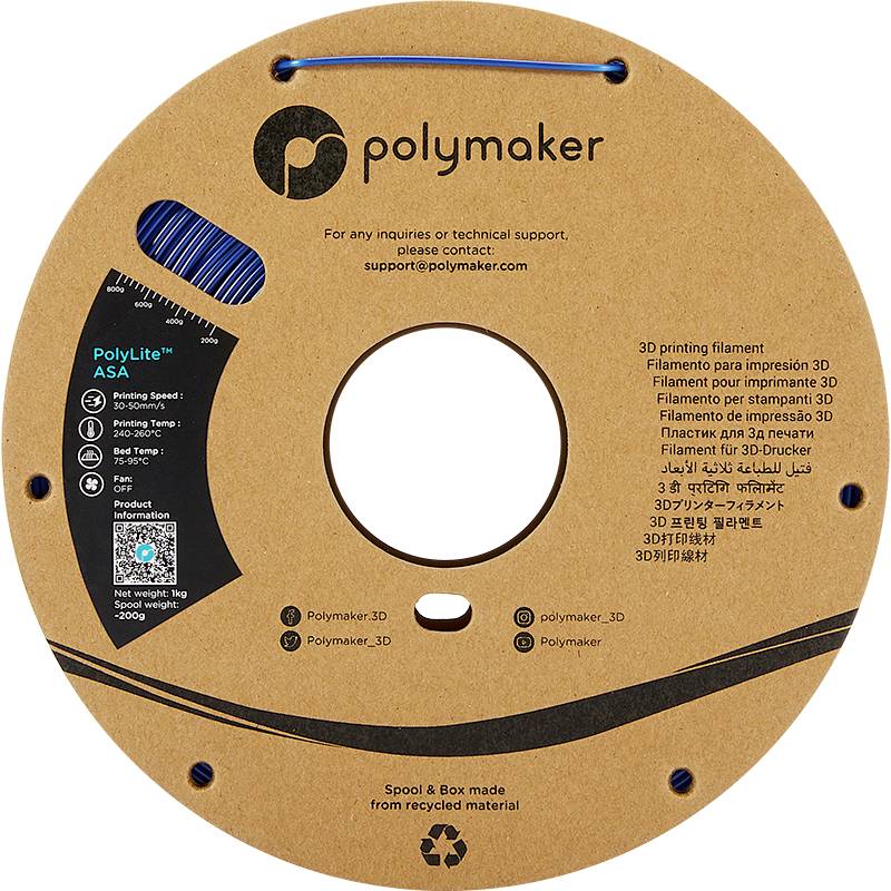 Cívka filamentu pro 3D tisk od společnosti Polymaker s firemním logem. Obsahuje kontaktní údaje a informace o recyklované výrobě.