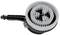 Kulatý čisticí kartáč s dlouhými bílými štětinami upevněný na černé rukojeti. Vhodný pro čištění větších ploch.