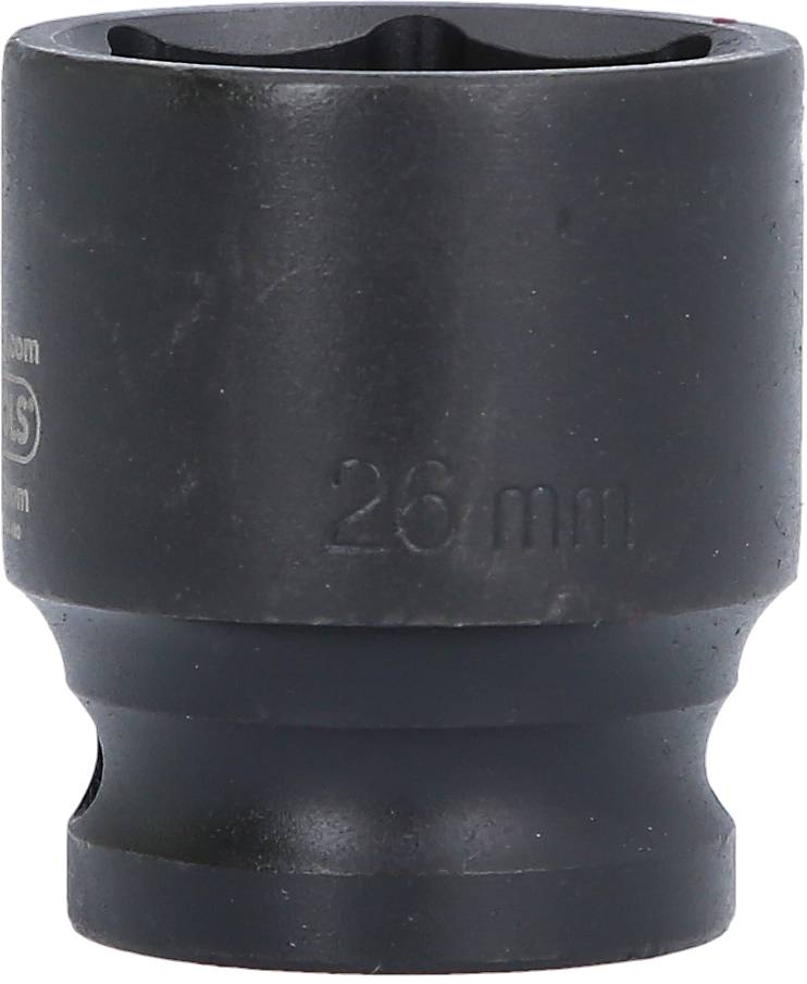 Černý šestihranný nástavec s vyraženým údajem rozměru '26 mm'. Má válcový design a je určen pro použití s nástavcovými klíči.