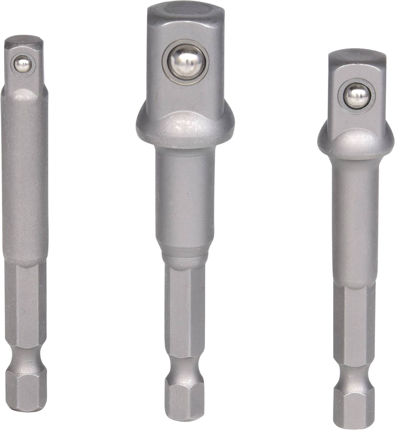 Tři stříbrné adaptéry na matice různých délek. Mají šestihranné dříky a kulatá kulová ložiska na koncích pro aretaci.