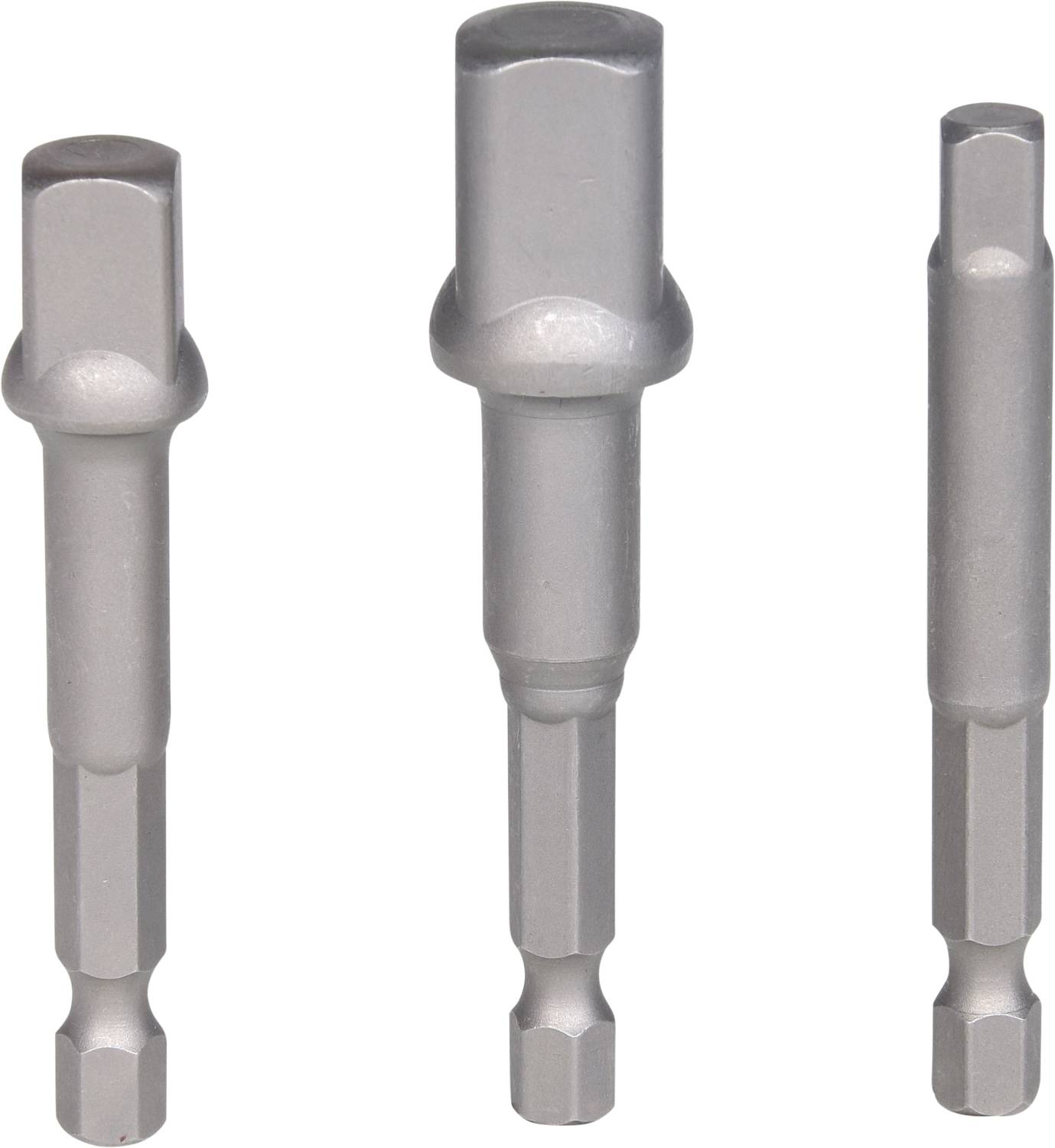 Tři stříbrné šestihranné nástavce bitů v různých délkách, používané pro šroubovací nástroje nebo jiné nářadí.