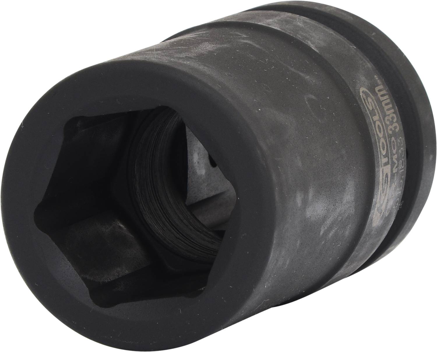 Černá šestihranná matice, 30 mm, vyrobená z robustního kovového materiálu, vhodná pro mechanické práce, jako je montáž šroubů a matic.