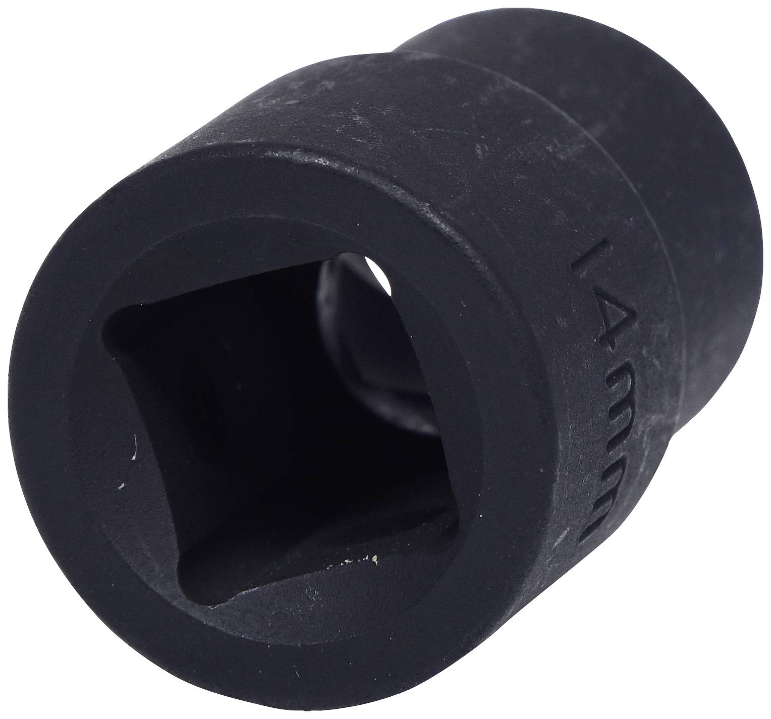Černý nástrčný klíč 14 mm s čtvercovým otvorem, vhodný pro ráčny nebo momentové klíče.