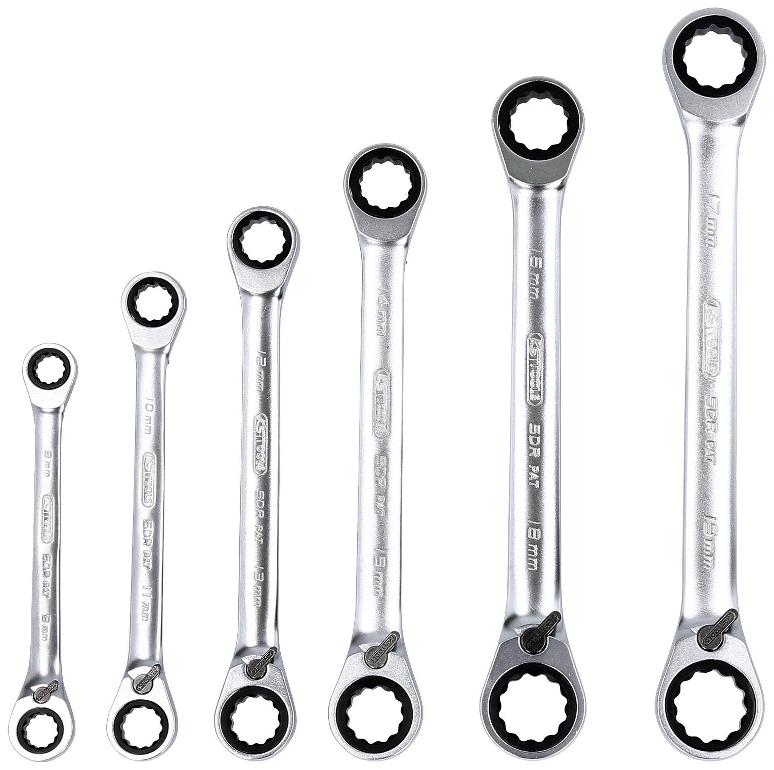 Šest otevřených klíčů různých velikostí od 8 mm do 19 mm, uspořádaných ve svislém sloupci.