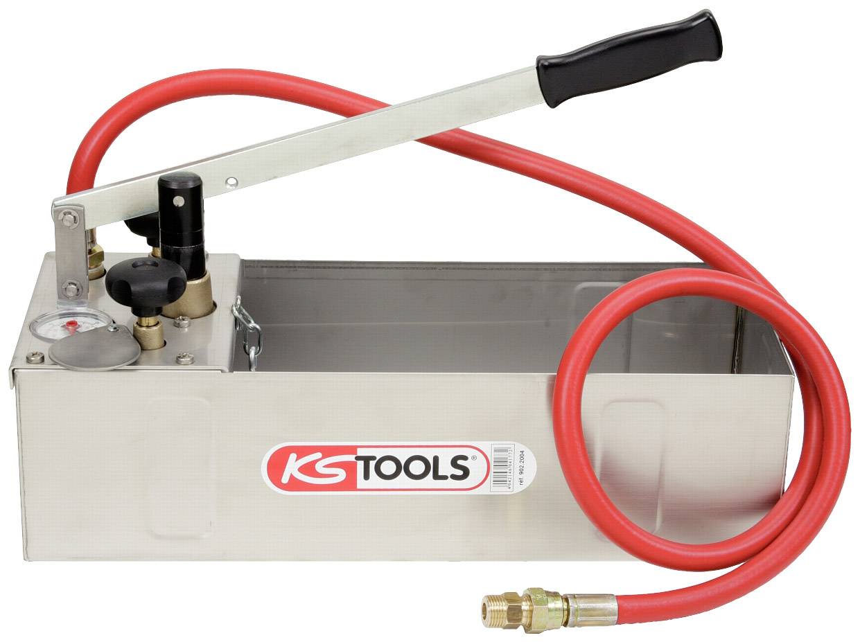 Ruční pumpa s červeným hadicovým vedením a logem KS Tools. Pumpa je vybavena ventilem a tlakoměrem, což ji činí užitečnou pro hydraulické aplikace.