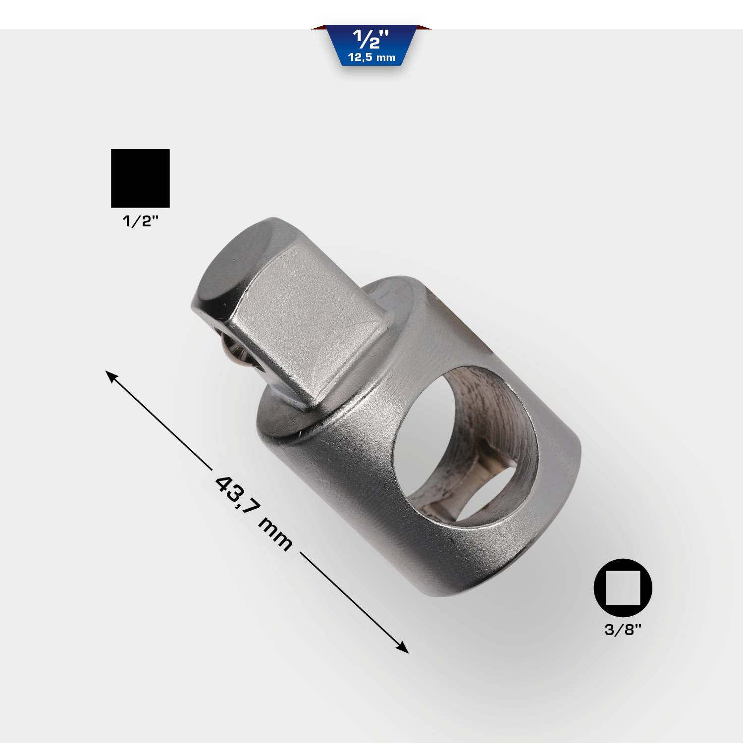 Otočný kovový adaptér na nástrčné klíče, délky 43,7 mm, označený 1/2 palce na jedné straně a 3/8 palce na straně druhé.