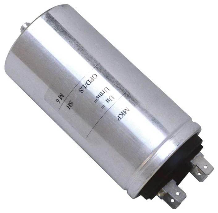 Stříbrný válcový kondenzátor s elektrickými svorkami a značením zobrazujícím specifikace: 'Un = ...', 'MKP', 'SH', 'GPD/L45'.