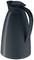 Černá, štíhlá termoska s elegantně zahnutou rukojetí a sklopným víčkem. Ideální pro servírování horkých nápojů.