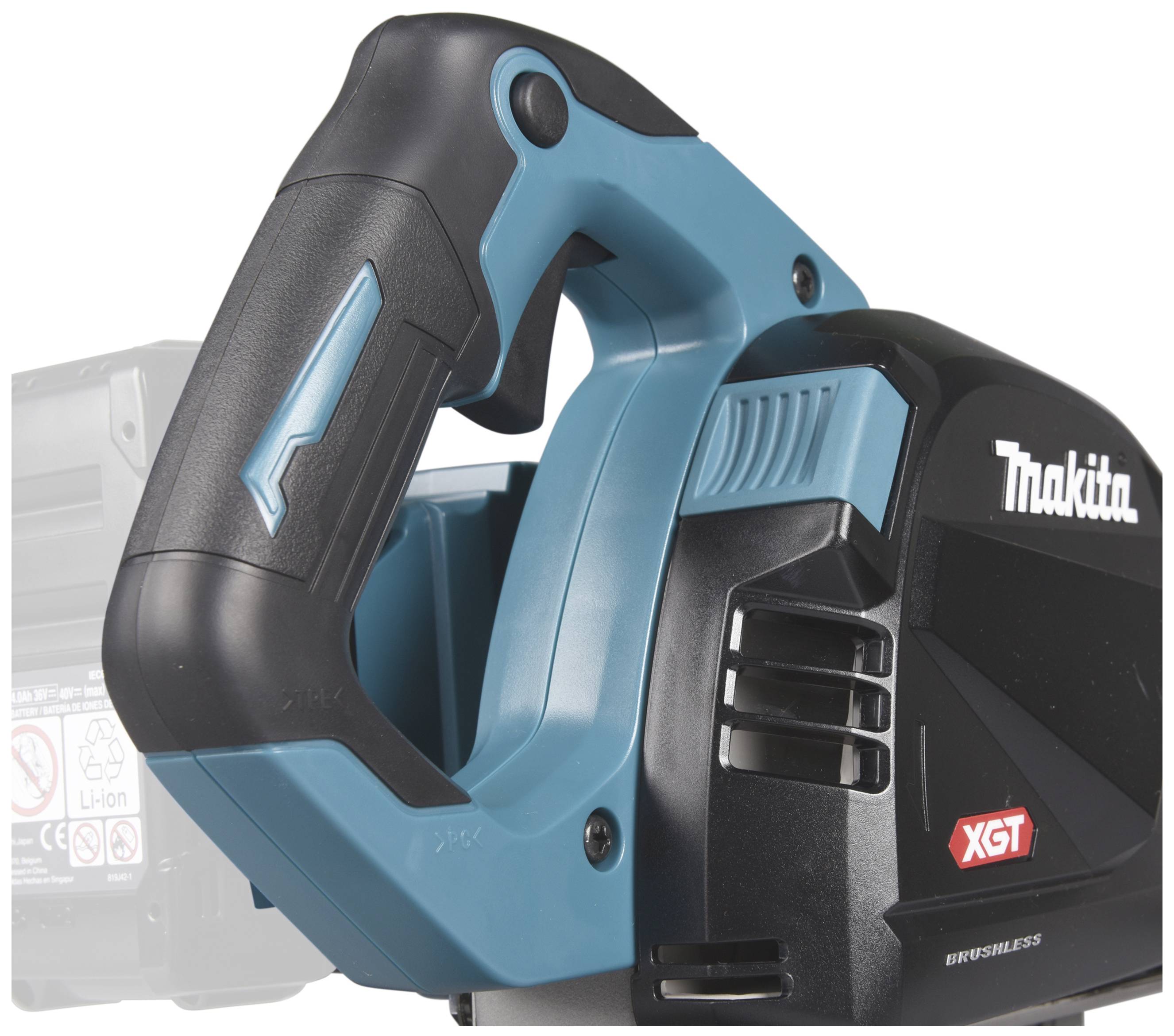 Makita akumulátorová ruční okružní pila s moderno-černým krytem a ergonomickou rukojetí.