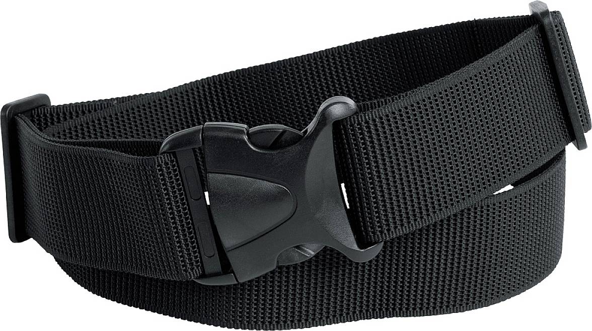 Černý pásek s plastovou sponou, vyrobený z odolného materiálu, vhodný pro taktické nebo outdoorové aktivity.