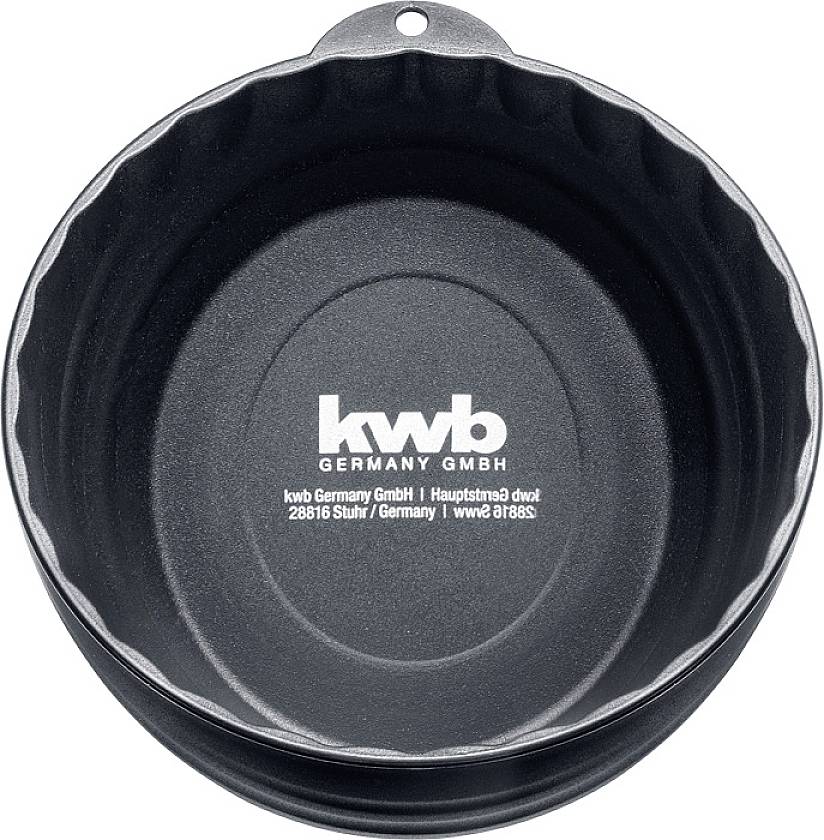 Kulatá forma na pečení od společnosti kwb Germany GmbH z černého kovu, s vlnitým designem na okraji a otvorem pro zavěšení.