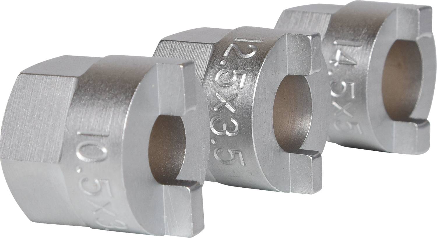 Tři stříbrné upínací kleště různých velikostí, každé s vyraženými rozměry: '10,5x4', '12,5x3,5', '14,5x3'.