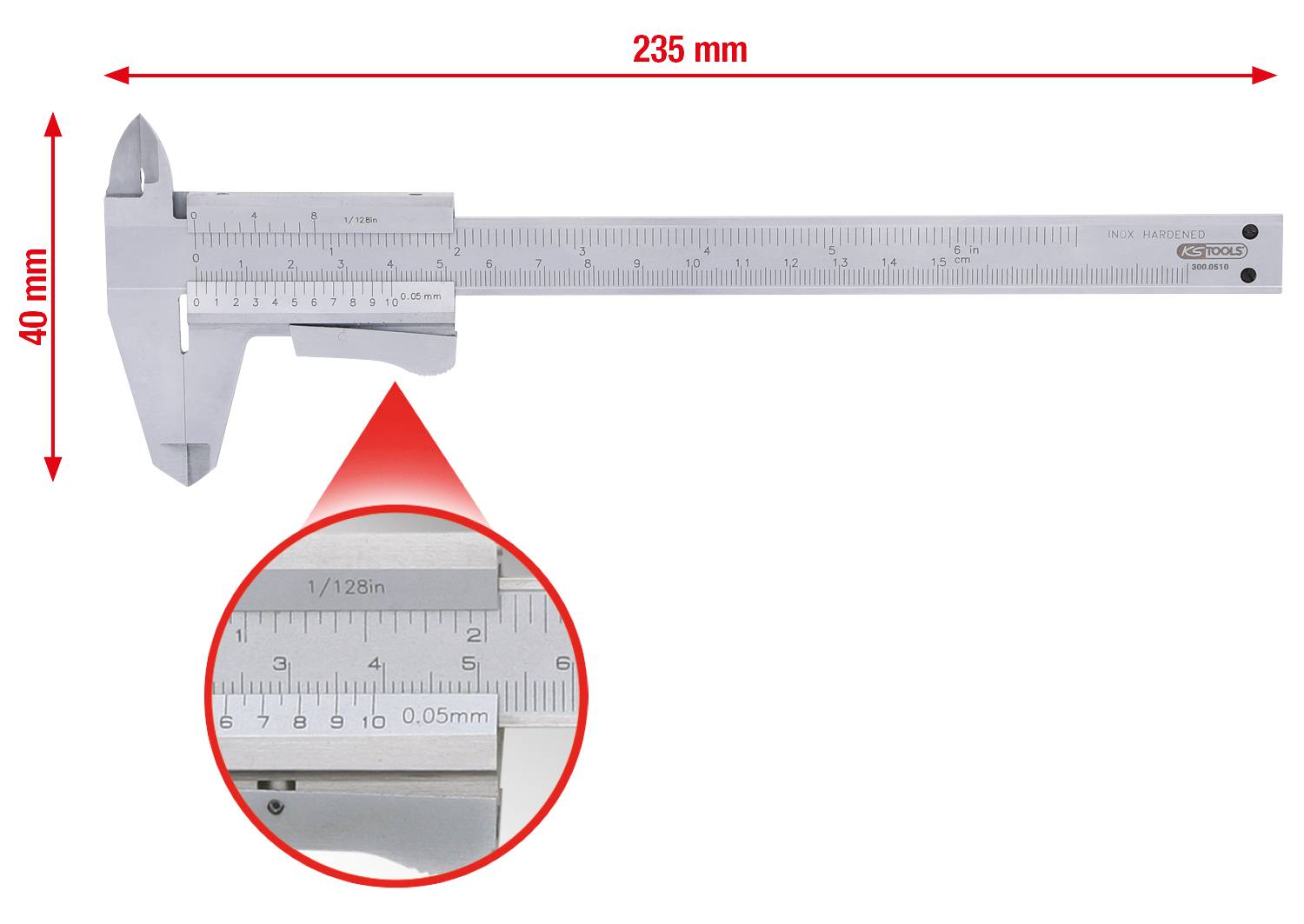 Stříbrný posuvný měřicí přístroj s rozměry: délka 235 mm, šířka 40 mm. Zvětšený výřez ukazuje stupnici v milimetrech a palcích.