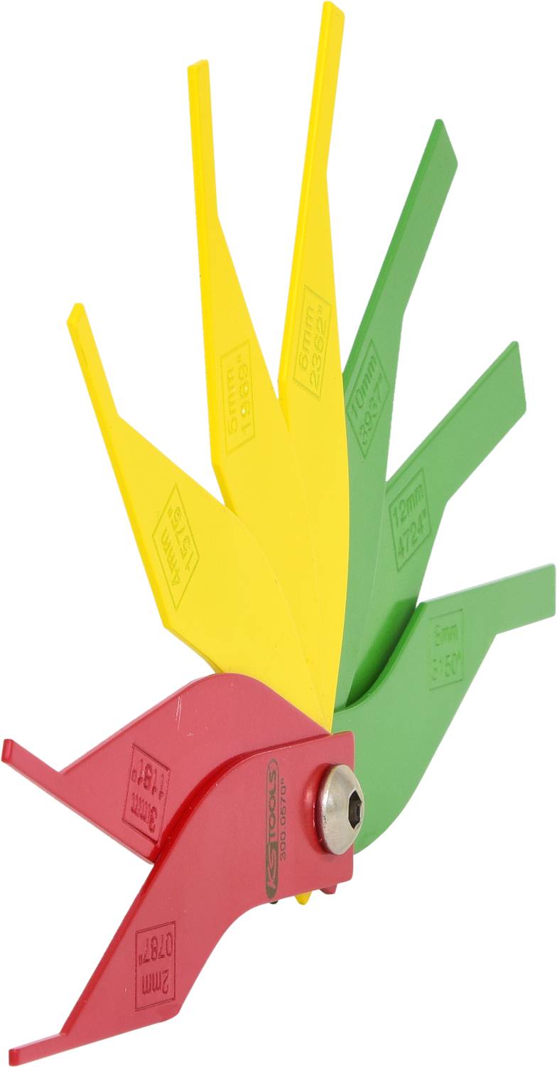 Plastový nástroj s červenými, žlutými a zelenými listy pro kontrolu hloubky dezénu pneumatik.