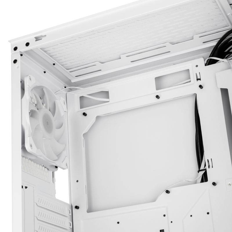 Vnitřní pohled na prázdnou, bílou počítačovou skříň s viditelnými ventilátory a místem pro počítačové komponenty.