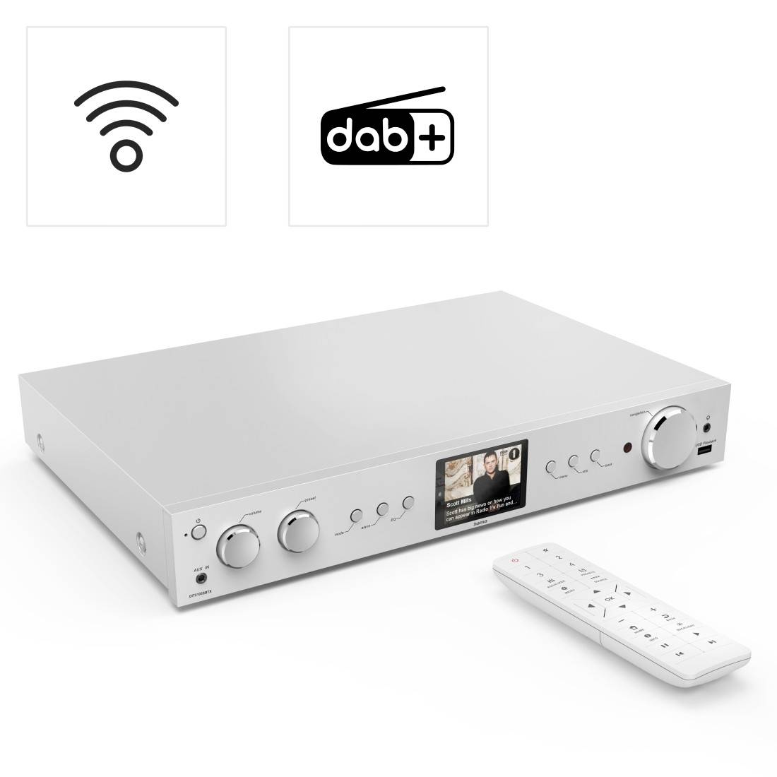 Hi-fi zesilovač ve stříbrné barvě s digitálními možnostmi zobrazení pro WLAN a DAB+. Zobrazuje ovládací prvky vpředu a dálkový ovladač.